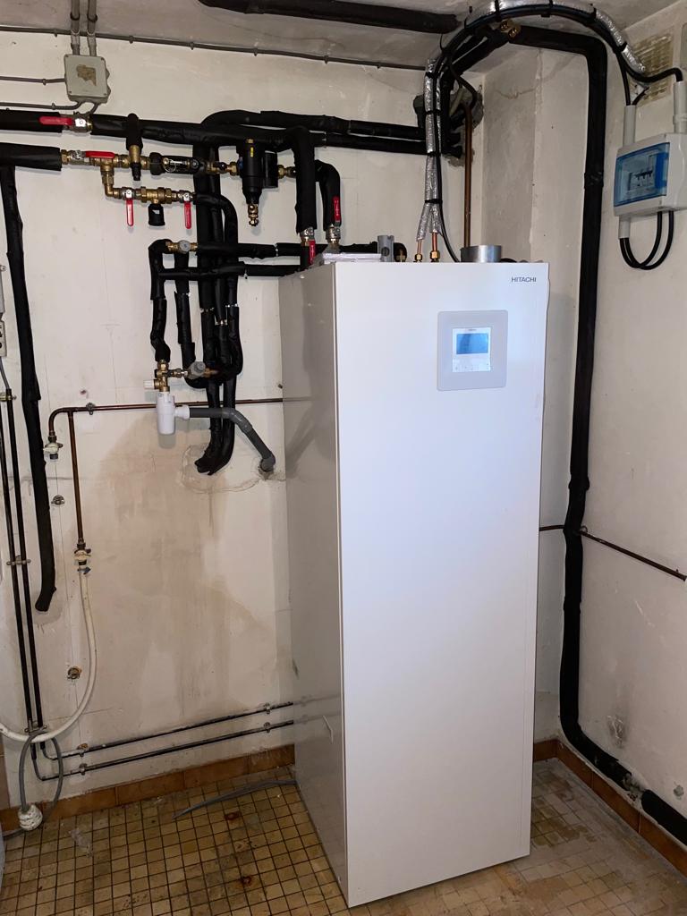module hydraulique d'une pompe à chaleur air/eau à Meung sur loire